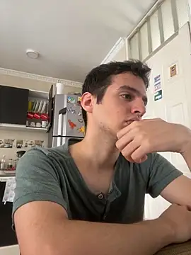 Snapshot of Thiagobb7 chatting on 10-15-25, 06:41 Thiagobb7 online show from 10-15-25, 06:41