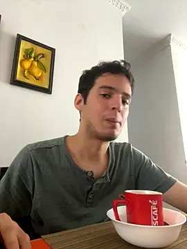 Snapshot of Thiagobb7 chatting on 10-25-25, 02:35 Thiagobb7 online show from 10-25-25, 02:35