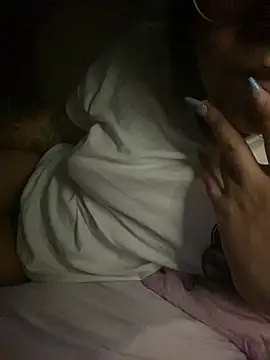 Snapshot of babyluzzy chatting on 03-18-25, 02:36 babyluzzy online show from 03-18-25, 02:36