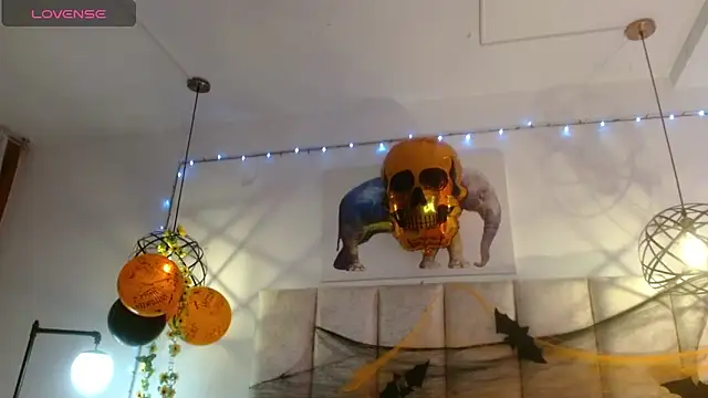 violettsuncs online show from 10-19-25, 02:29