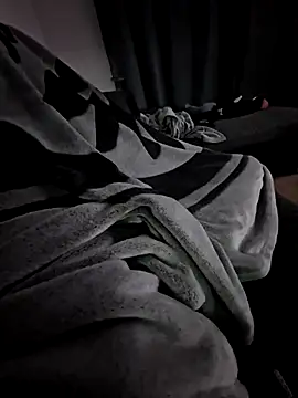 Snapshot of Smokeym123 chatting on 11-21-25, 08:24 Smokeym123 online show from 11-21-25, 08:24