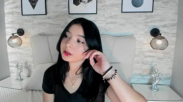 Snapshot of kanna_02 chatting on 11-27-25, 12:18 kanna 02 online show from 11-27-25, 12:18