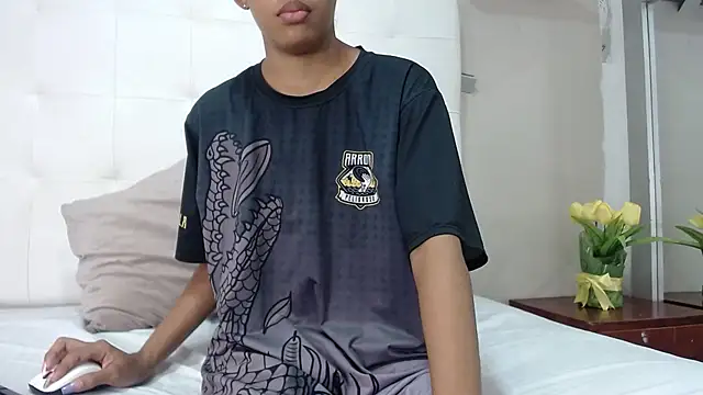 willow smitt online show from 10-08-25, 11:52