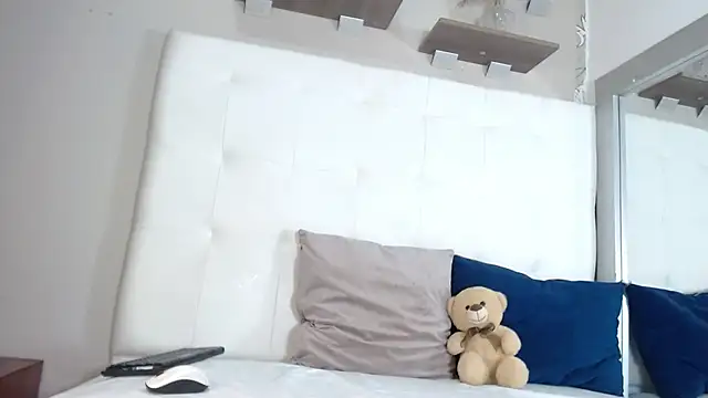 willow smitt online show from 11-10-25, 12:48