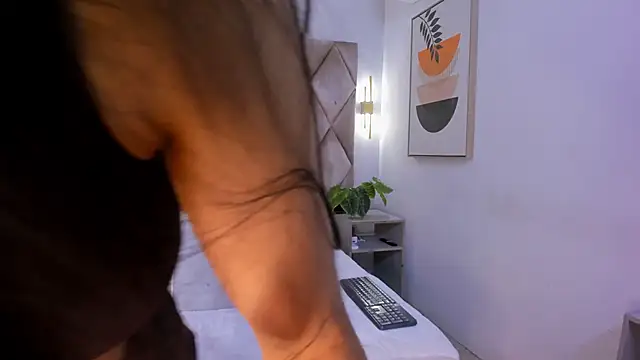 Snapshot of lucianasmith_ chatting on 03-13-25, 12:35 lucianasmith online show from 03-13-25, 12:35