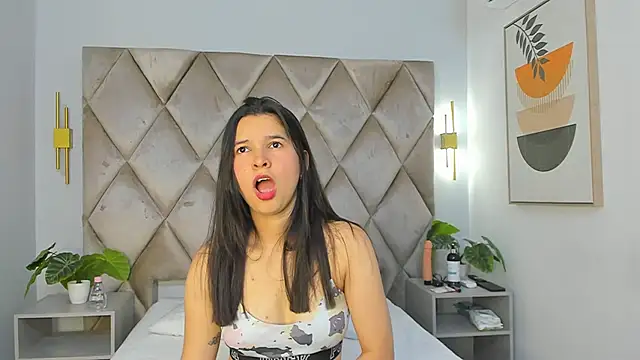 Snapshot of lucianasmith_ chatting on 03-21-25, 12:39 lucianasmith online show from 03-21-25, 12:39