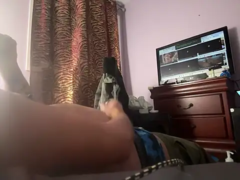 Snapshot of hami513 chatting on 03-08-25, 01:17 hami513 online show from 03-08-25, 01:17