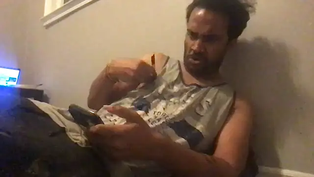 Snapshot of hami513 chatting on 09-19-25, 01:40 hami513 online show from 09-19-25, 01:40