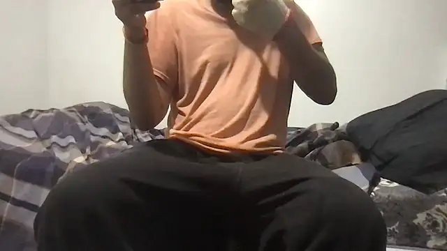 Snapshot of hami513 chatting on 10-24-25, 01:03 hami513 online show from 10-24-25, 01:03