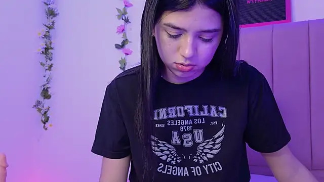 Snapshot of eva_sin18 chatting on 03-14-25, 03:15 eva sin18 online show from 03-14-25, 03:15