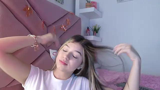 Snapshot of eva_sin18 chatting on 09-13-25, 11:15 eva sin18 online show from 09-13-25, 11:15