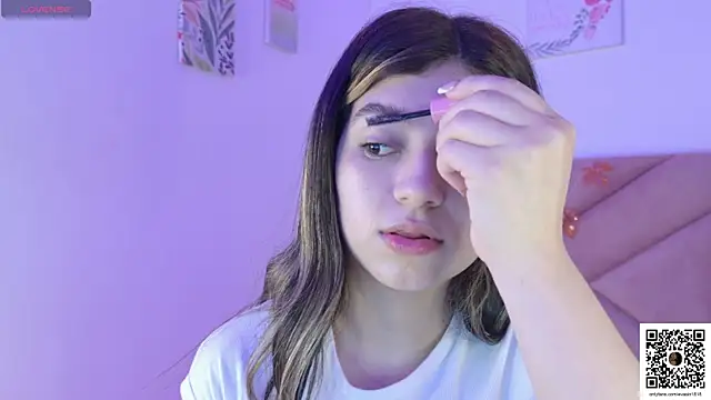 Snapshot of eva_sin18 chatting on 10-23-25, 11:14 eva sin18 online show from 10-23-25, 11:14