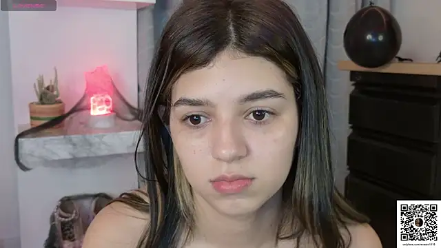 Snapshot of eva_sin18 chatting on 10-24-25, 11:23 eva sin18 online show from 10-24-25, 11:23