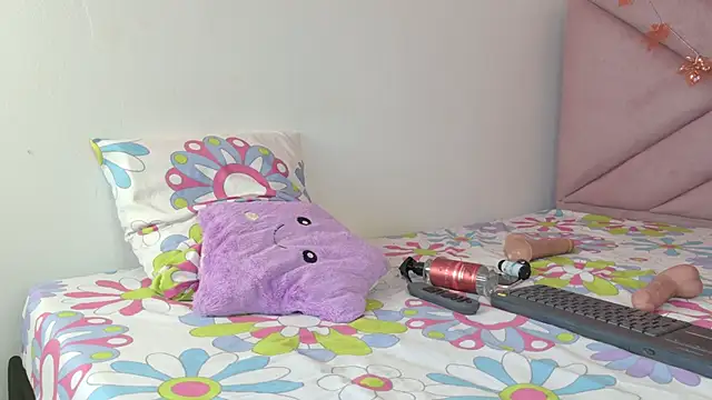 Snapshot of eva_sin18 chatting on 11-27-25, 02:13 eva sin18 online show from 11-27-25, 02:13