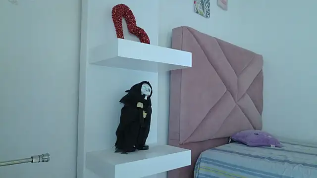 eva sin18 online show from 06-12-26, 11:14
