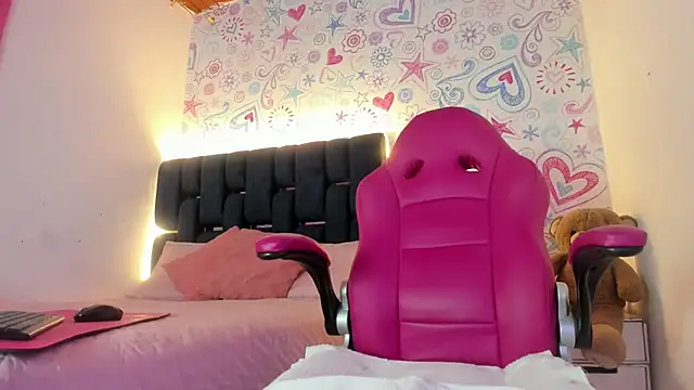 Snapshot of margott_22_ chatting on 11-26-25, 06:31 margott 22 online show from 11-26-25, 06:31