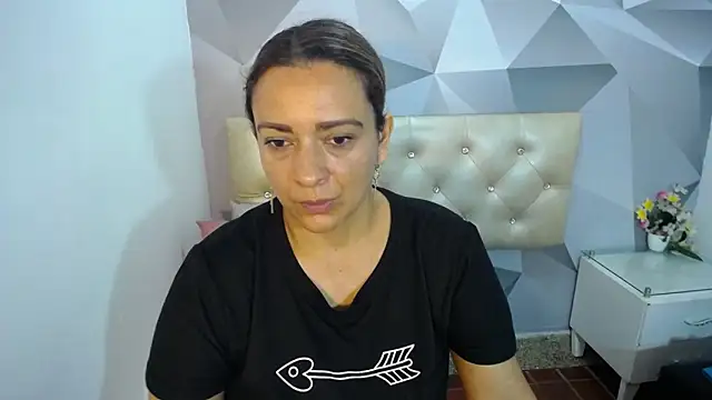 Milf-Prettyboobs online show from 11-18-25, 10:52