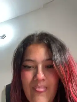 Snapshot of VanessaScott_ chatting on 10-16-25, 08:32 VanessaScott  online show from 10-16-25, 08:32