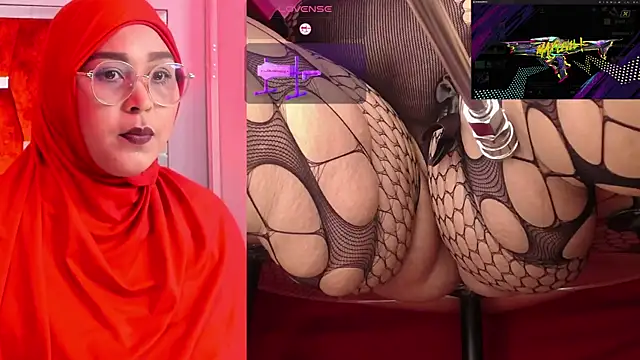 Snapshot of BBWHijab chatting on 09-29-25, 05:01 BBWHijab online show from 09-29-25, 05:01