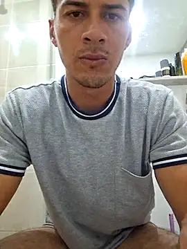 Snapshot of piterr_hot chatting on 03-17-25, 10:06 piterr hot online show from 03-17-25, 10:06