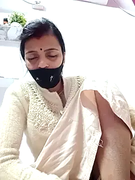 Snapshot of Daya_Chheda chatting on 11-17-25, 11:32 Daya Chheda online show from 11-17-25, 11:32