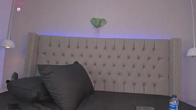 Emiliana Rios online show from 03-20-25, 07:03