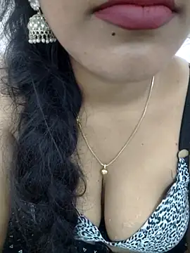 priya 00143 online show from 11-30-25, 06:50