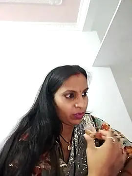 Hotty-Nidhi online show from 03-19-25, 12:34
