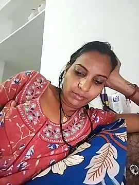 Hotty-Nidhi online show from 03-23-25, 06:05