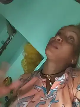 Hotty-Nidhi online show from 09-30-25, 04:01