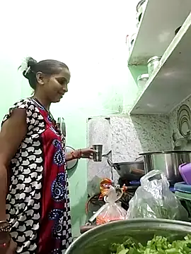 Hotty-Nidhi online show from 10-27-25, 04:49