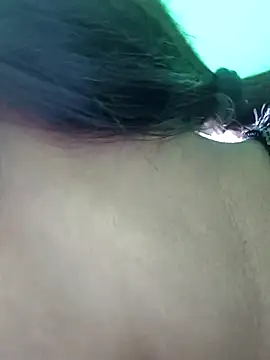 Hotty-Nidhi online show from 10-31-25, 04:35