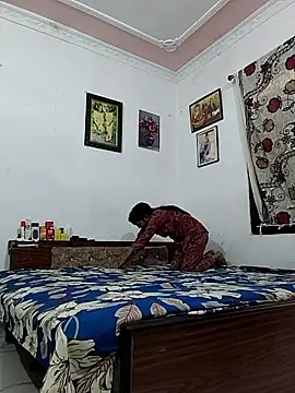 Hotty-Nidhi online show from 03-16-26, 05:44