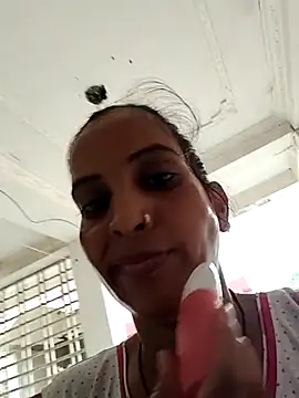 Hotty-Nidhi online show from 07-19-26, 04:38