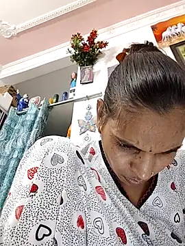 Hotty-Nidhi online show from 07-20-26, 01:24