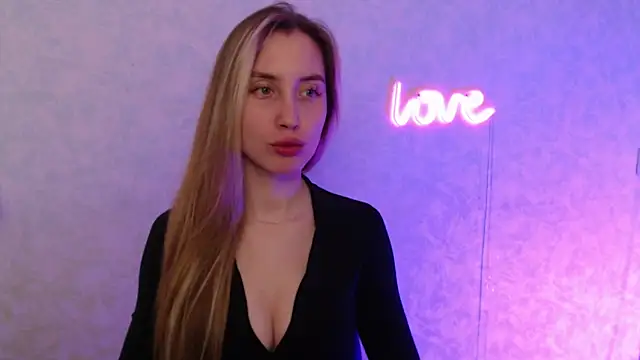 MiaMoore333 online show from 03-18-25, 10:36