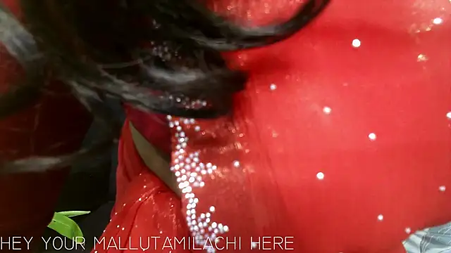 Snapshot of mallutamizhachi chatting on 10-19-25, 04:40 mallutamizhachi online show from 10-19-25, 04:40