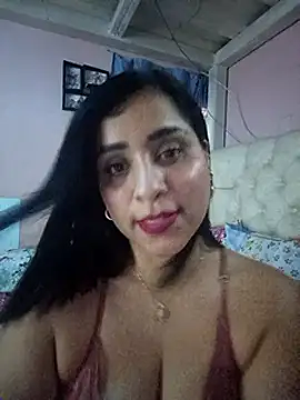 Snapshot of L_ucero chatting on 03-10-25, 06:27 L ucero online show from 03-10-25, 06:27