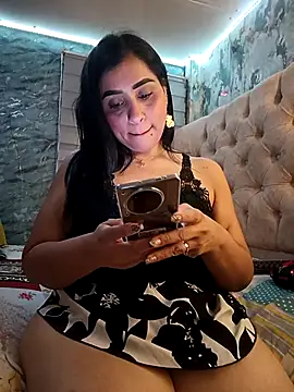 Snapshot of L_ucero chatting on 09-20-25, 04:24 L ucero online show from 09-20-25, 04:24