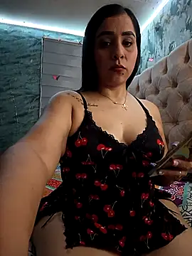 Snapshot of L_ucero chatting on 09-22-25, 12:56 L ucero online show from 09-22-25, 12:56