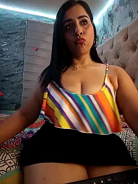 Snapshot of L_ucero chatting on 09-25-25, 04:05 L ucero online show from 09-25-25, 04:05