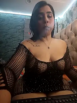 Snapshot of L_ucero chatting on 10-04-25, 03:26 L ucero online show from 10-04-25, 03:26