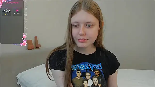 Snapshot of YamatoBrodsky chatting on 10-11-25, 05:50 YamatoBrodsky online show from 10-11-25, 05:50