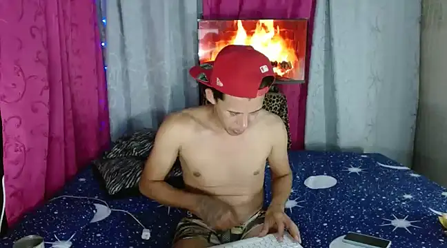 Snapshot of Hidden_Fantasies chatting on 03-16-25, 12:34 Hidden Fantasies online show from 03-16-25, 12:34