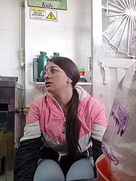 HOLY DOLL online show from 10-23-25, 08:29