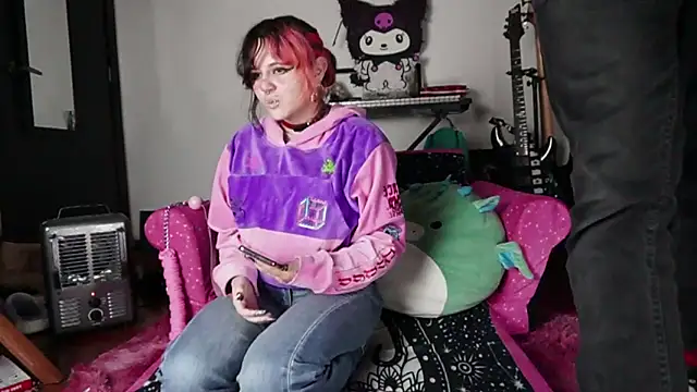 Snapshot of Devil_And_Princess chatting on 09-22-25, 03:41 Devil And Princess online show from 09-22-25, 03:41