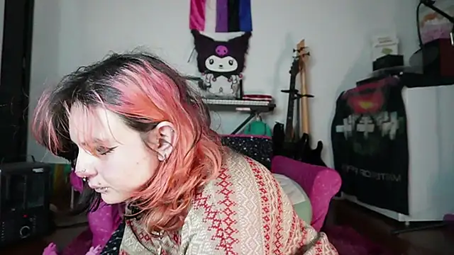 Snapshot of Devil_And_Princess chatting on 10-02-25, 03:24 Devil And Princess online show from 10-02-25, 03:24