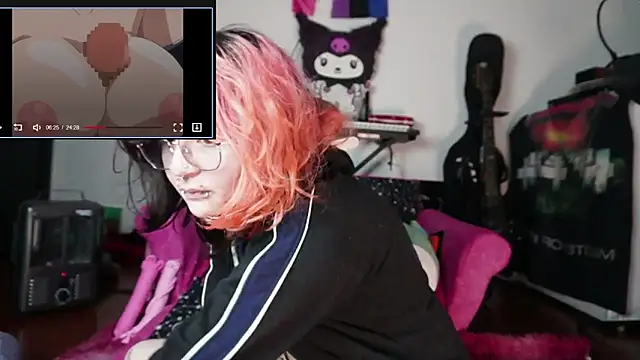 Snapshot of Devil_And_Princess chatting on 10-08-25, 03:37 Devil And Princess online show from 10-08-25, 03:37