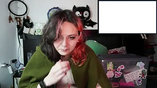 Snapshot of Devil_And_Princess chatting on 10-21-25, 03:29 Devil And Princess online show from 10-21-25, 03:29