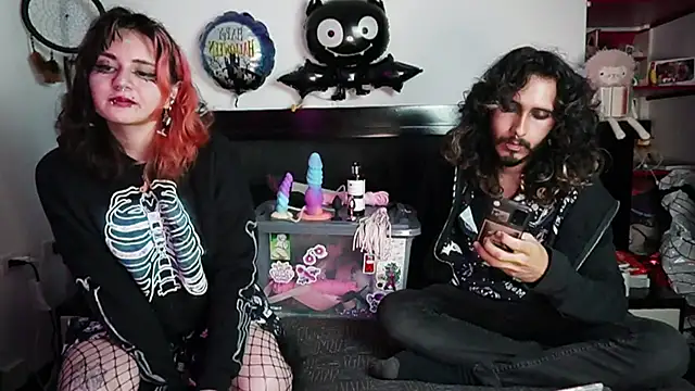 Snapshot of Devil_And_Princess chatting on 11-06-25, 01:28 Devil And Princess online show from 11-06-25, 01:28